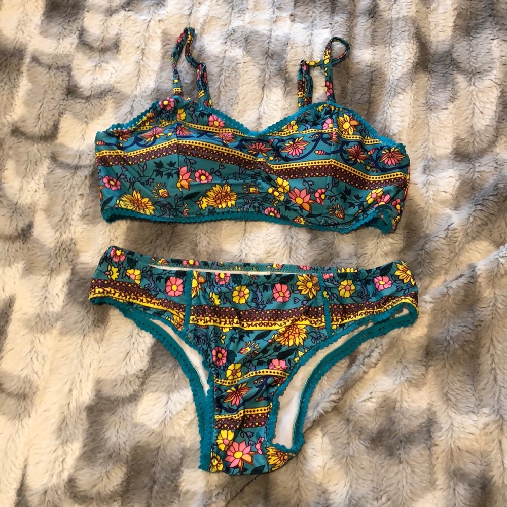 Swim suit